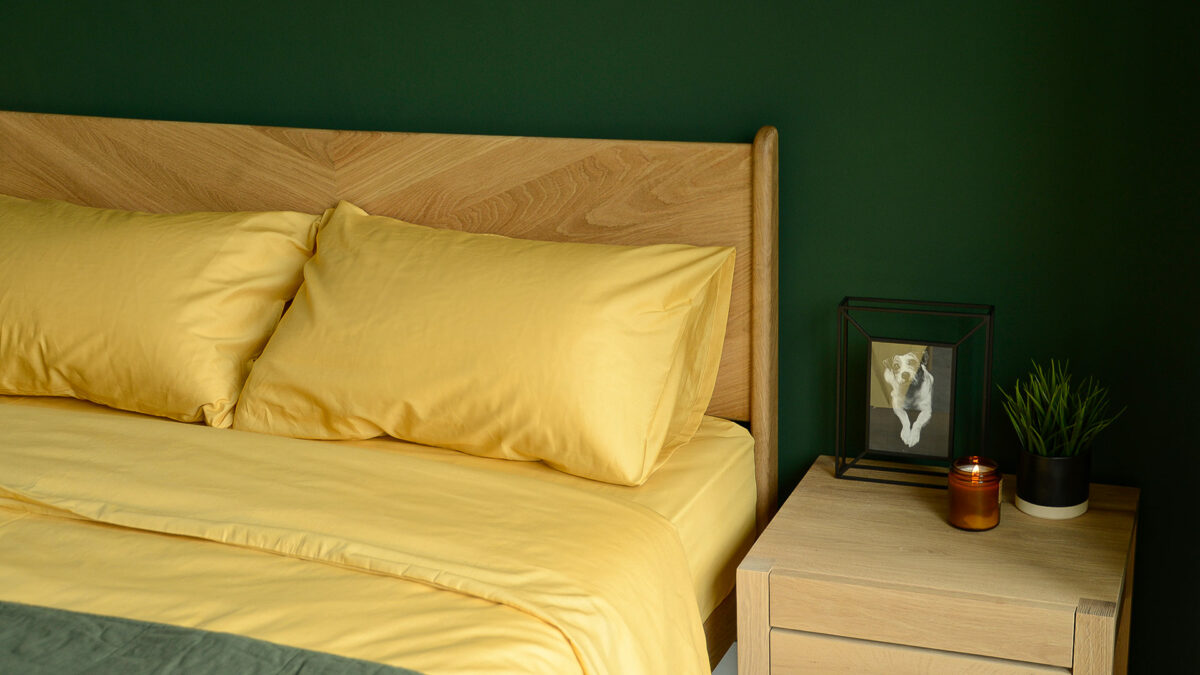 Bamboo fibre bedding in mustard yellow