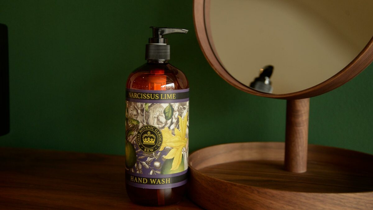 kew gardens luxury Narcissus and Lime scented liquid soap