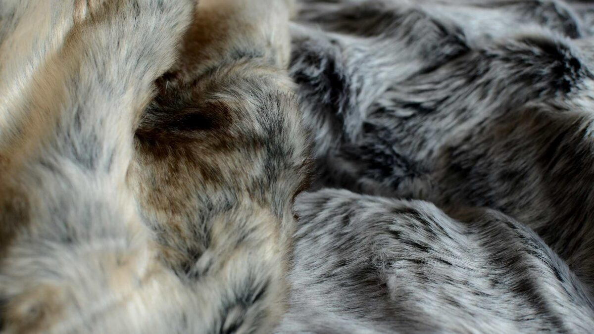 natural-look-faux-fur-throws-elk-&-silver-fox