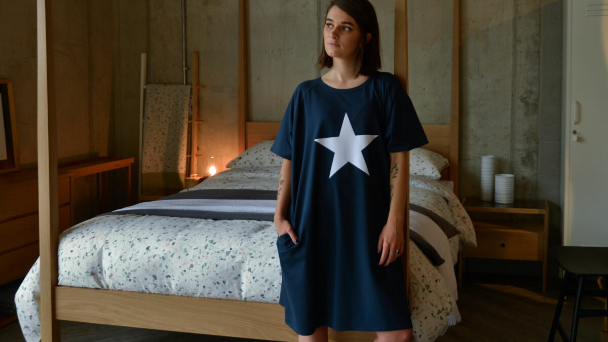 navy-jersey-dress-with-white-star