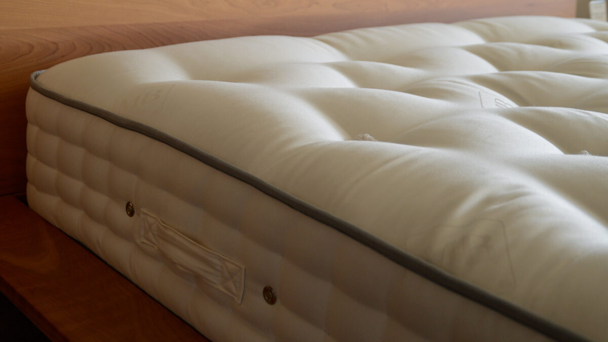 luxury sprung mattress handle Westgate 4000