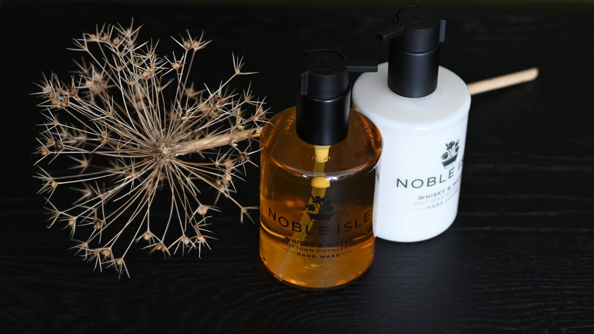Noble Isle Whisky & Water Luxury Gift Set - Image 2