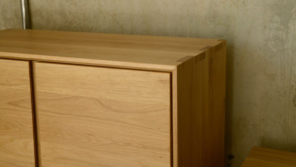 dove tail joint - oak nordic cupboard