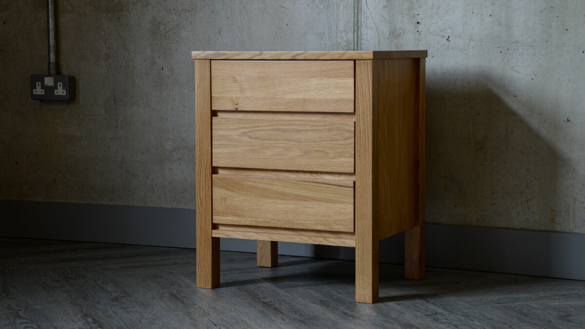 oak 3 drawer bedside unit