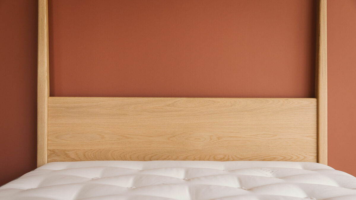 oak 4 poster headboard detail canterbury