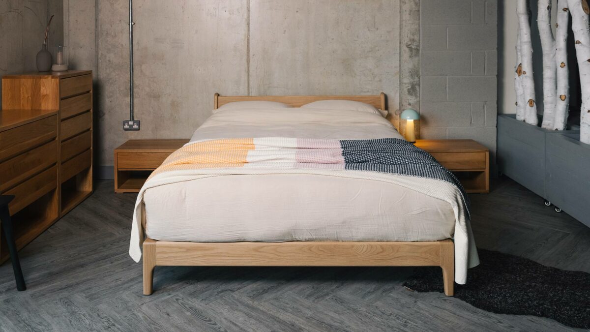 oak Pimlcio and storage with olourful waffle throw