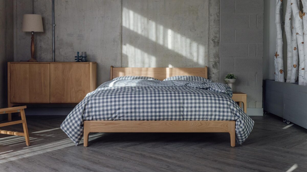 Ex-Display Low Bed - Solid Oak Pimlico