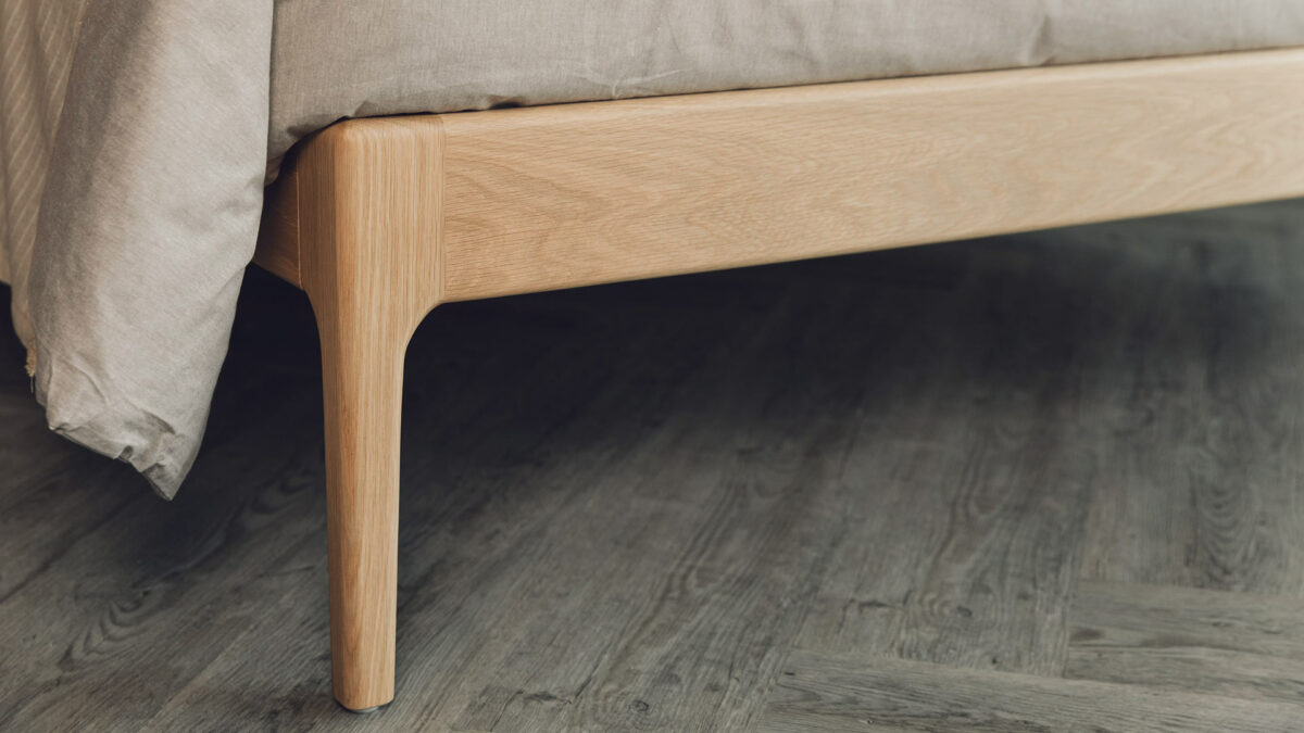 oak camden bed leg detail 23