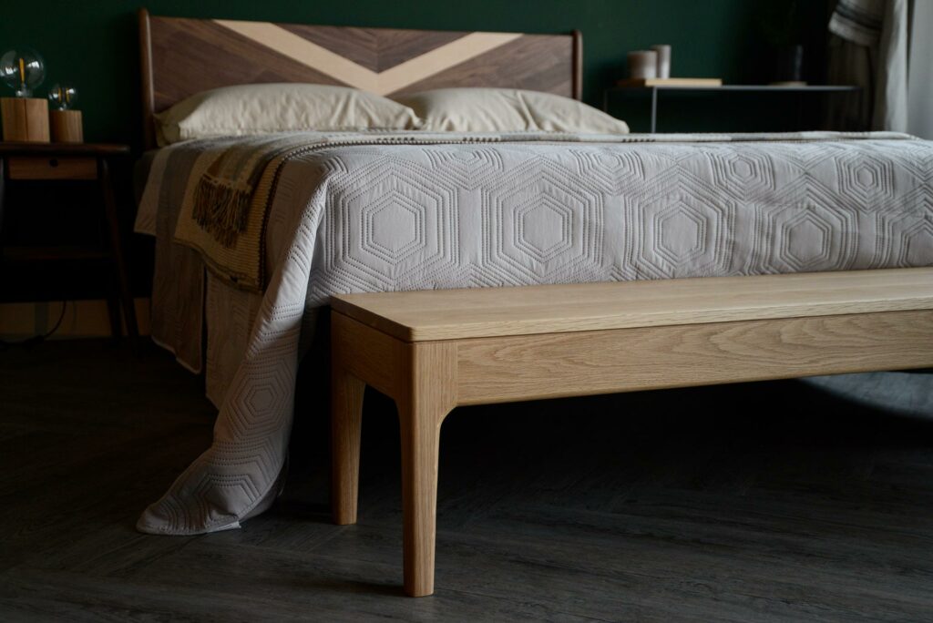 oak camden bench with hoxton bed 1350