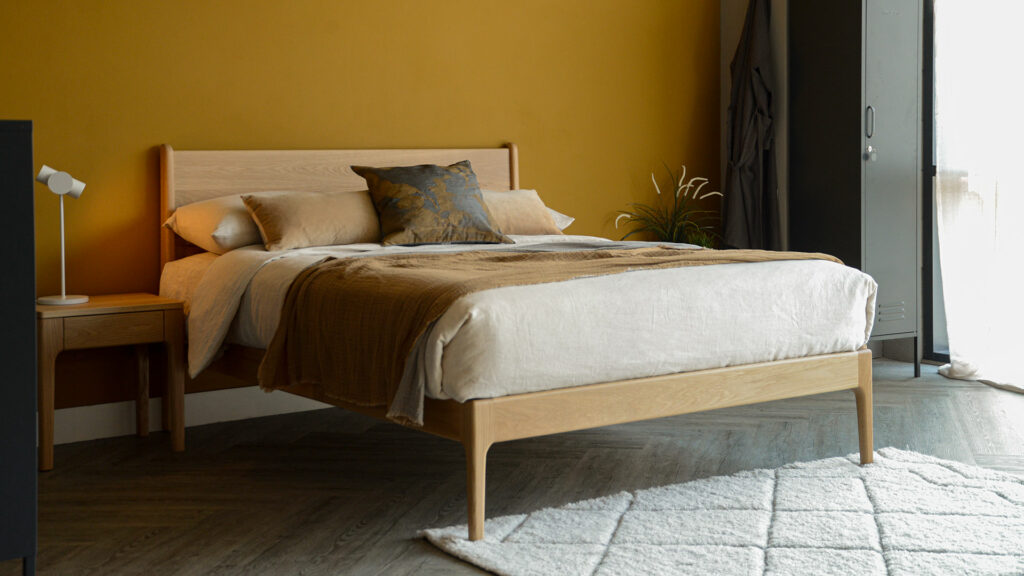 oak camden with linen bedding 23