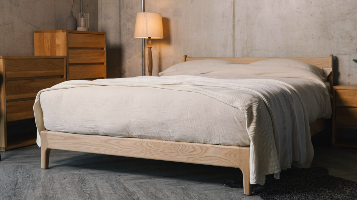 oak low bed Pimlico