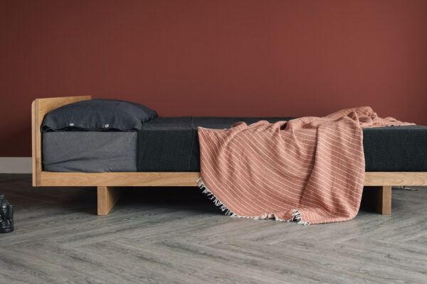 oak low bed kumo side view