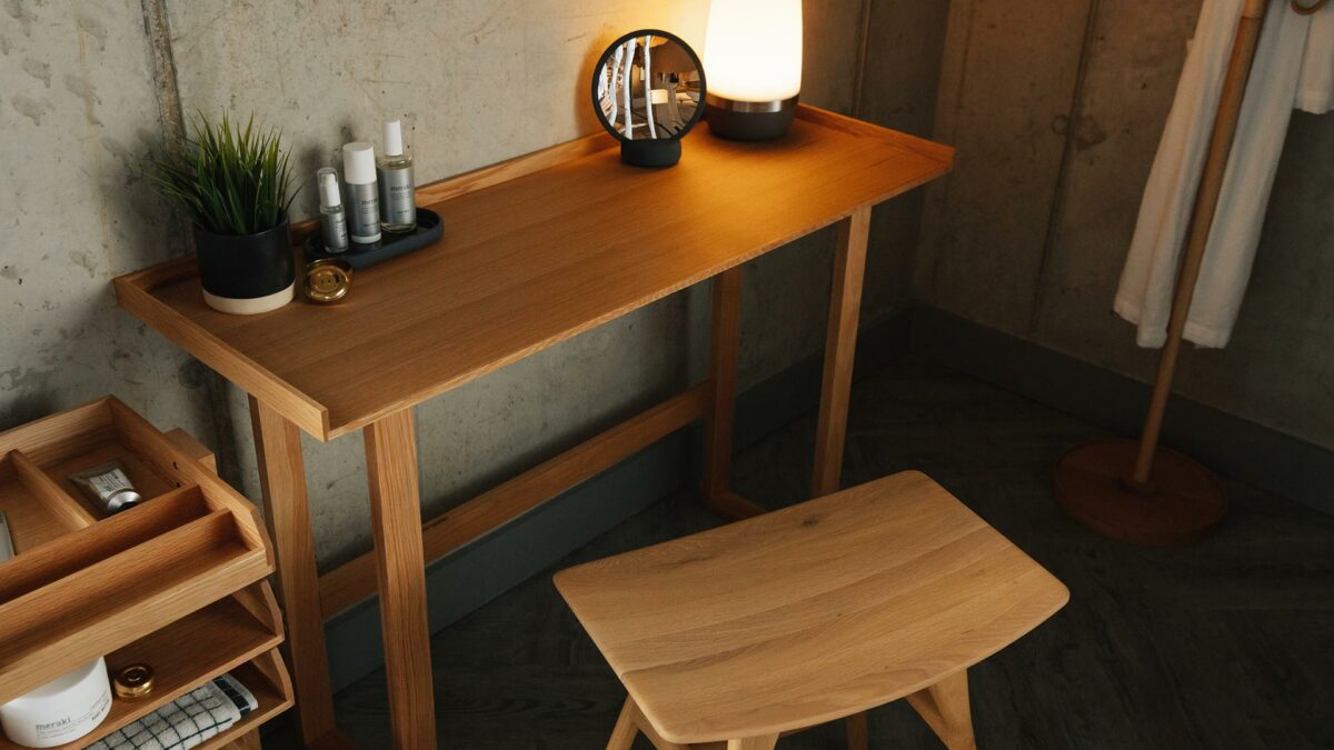 oak slim dressing table from above 1280