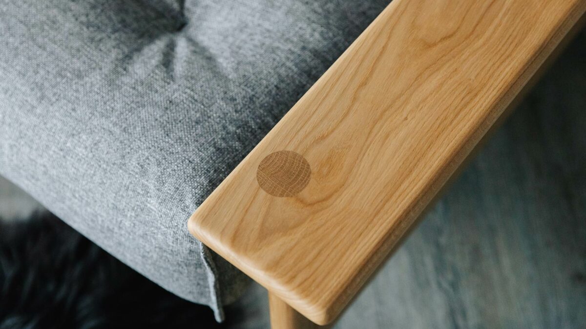 balder sofa bed oak arm detail view