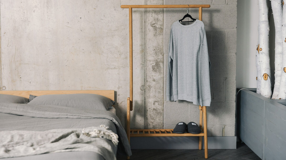 oak spindle clothes rail