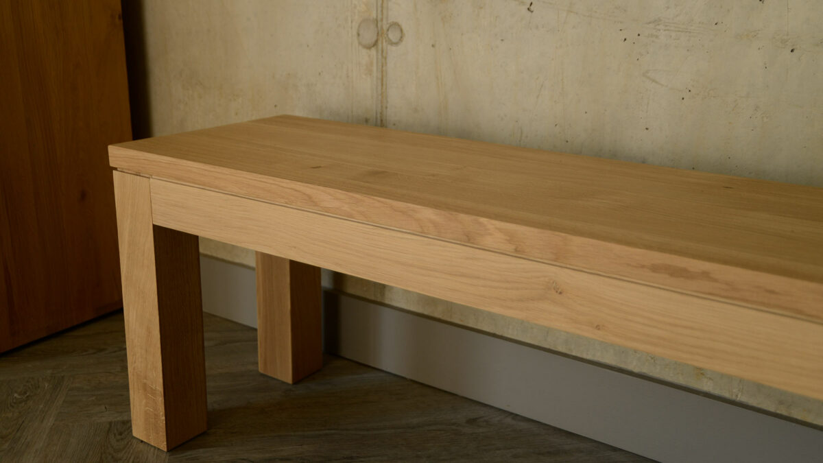 Chunky solid oak bench or end of bed table a closer view