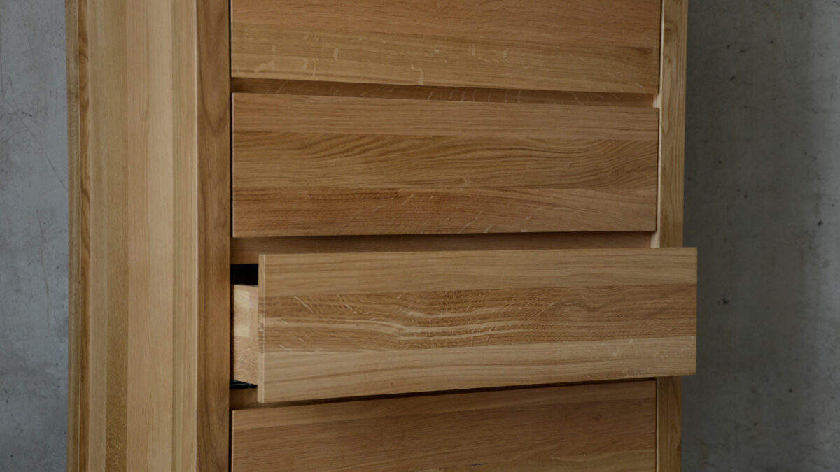 oak tall chest detail