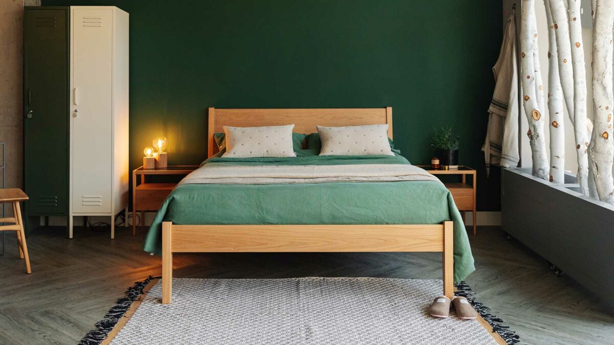 oak zanskar bed with green bedding 1
