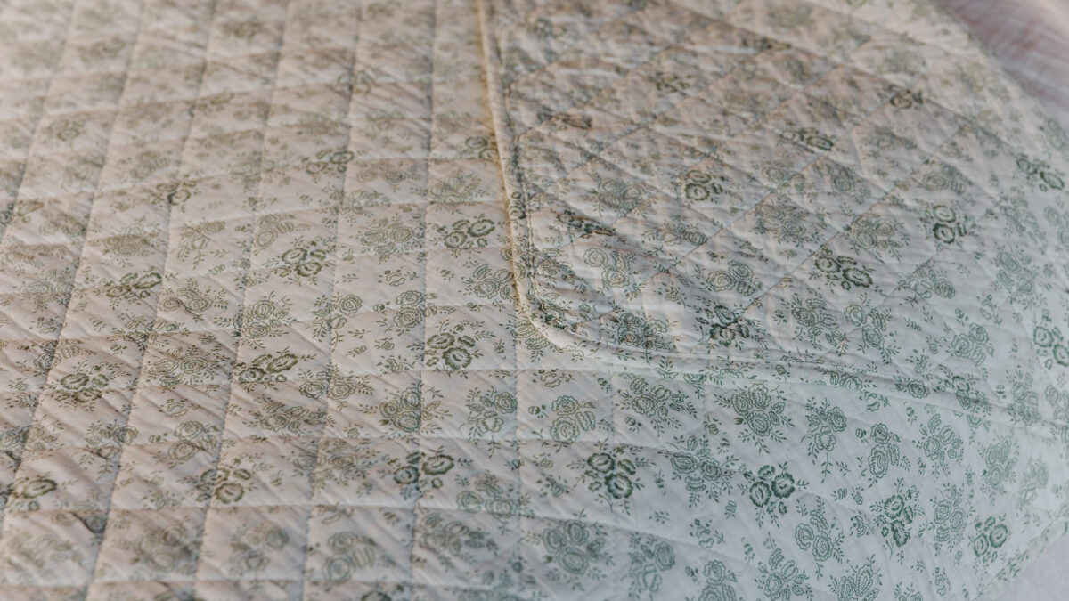 Floral Quilted Throws - Image 6