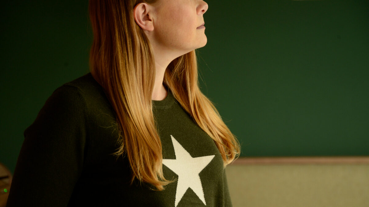 olive jumper with cream star 1920