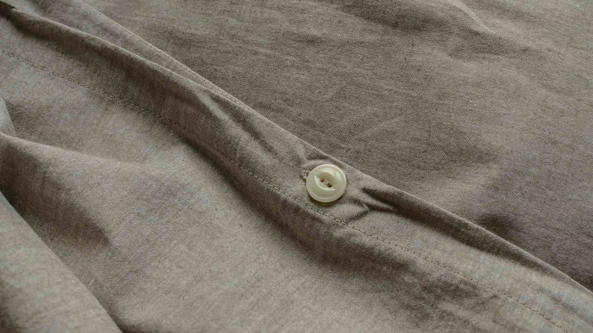 organic cotton duvet cover in brown-melange opening detail