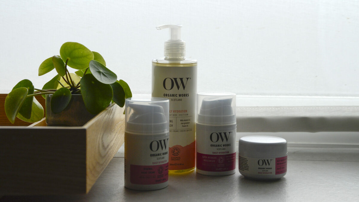 vegan and cruelty free organic face care toiletries with vitamin E and essential oils