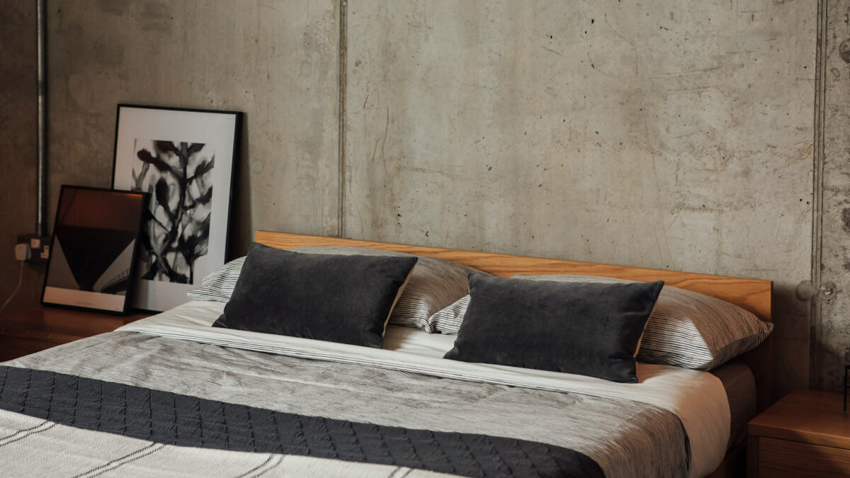 painted stripe bedding2 and velvet cushions on oak kyoto
