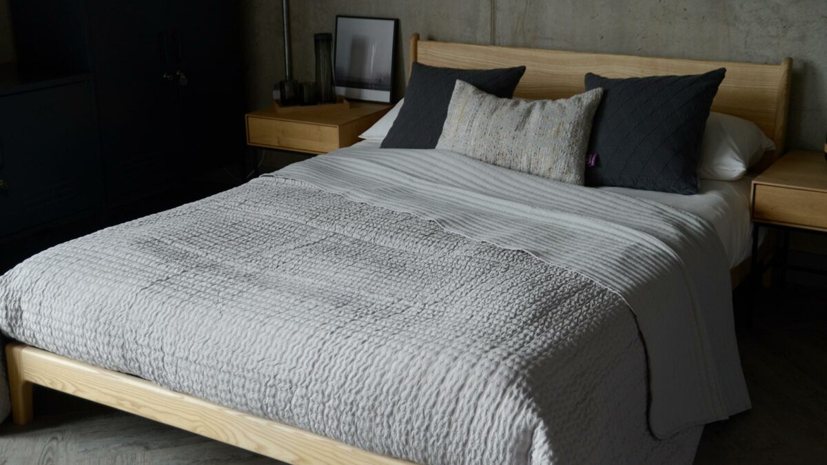 seersucker bedspread in grey