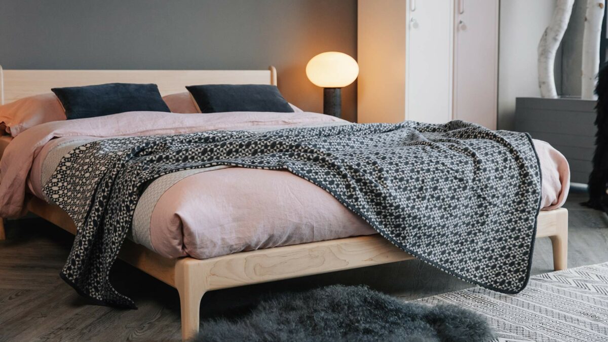 pimlico with pink bedding and monochrome cosy throw