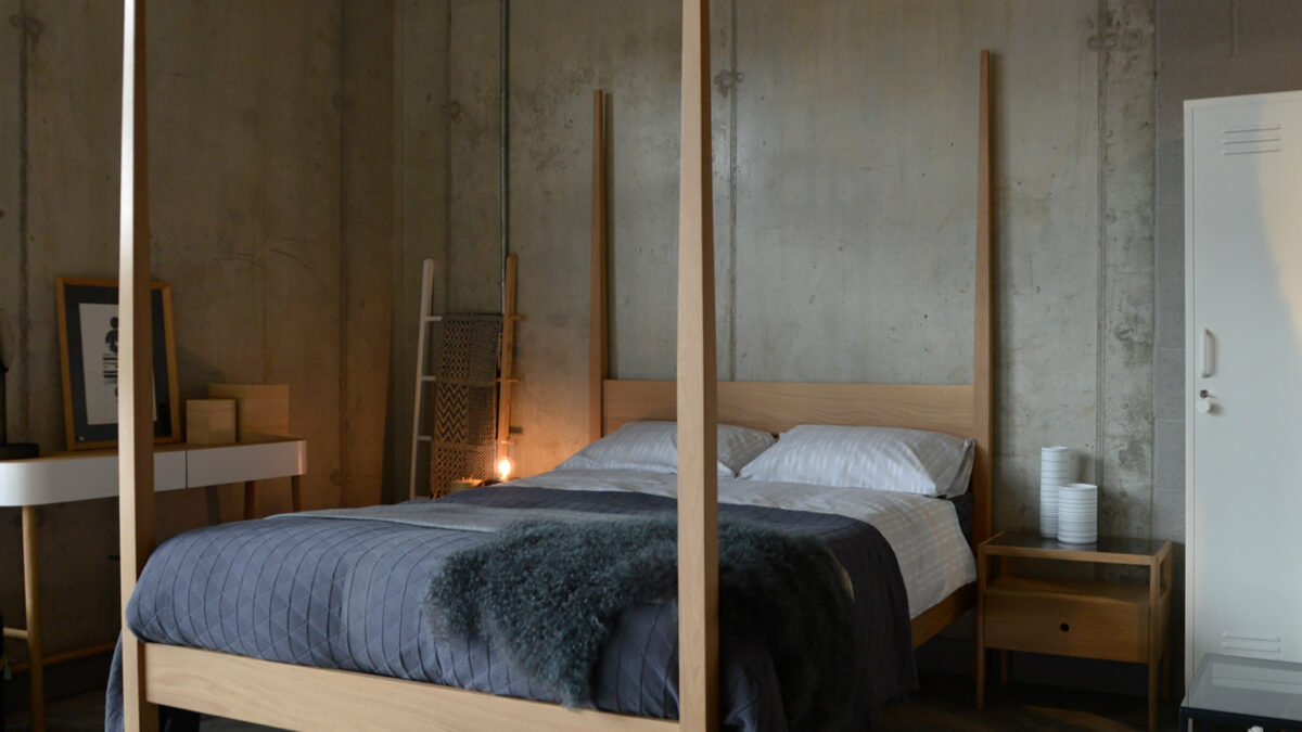 pin ikat stripe in silver on Hatfield 4 poster bed