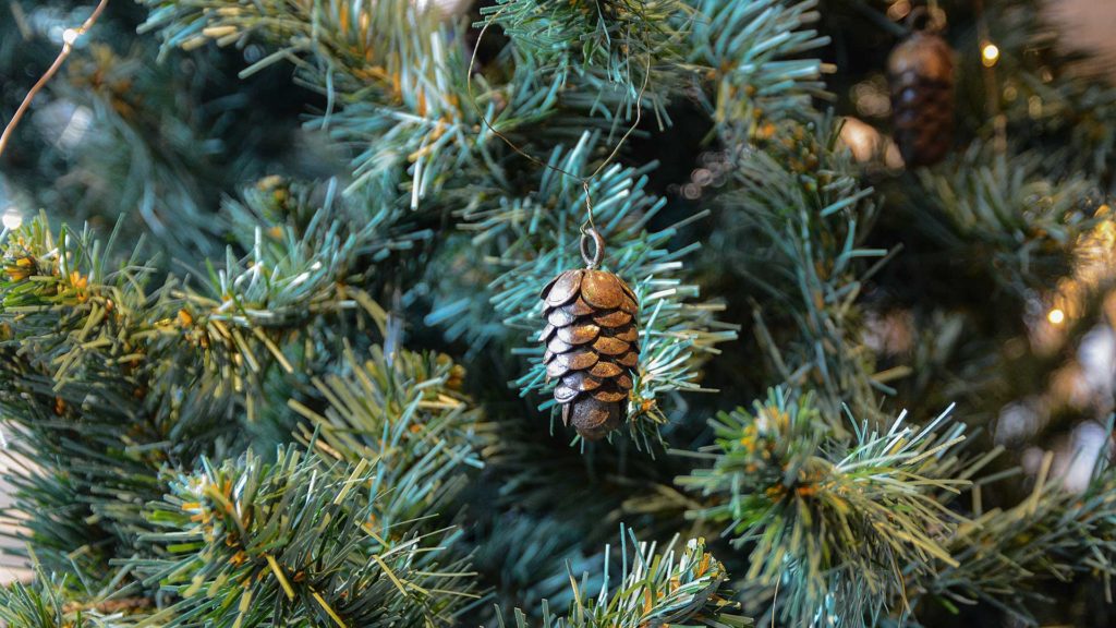 pine cone christmas tree decorations