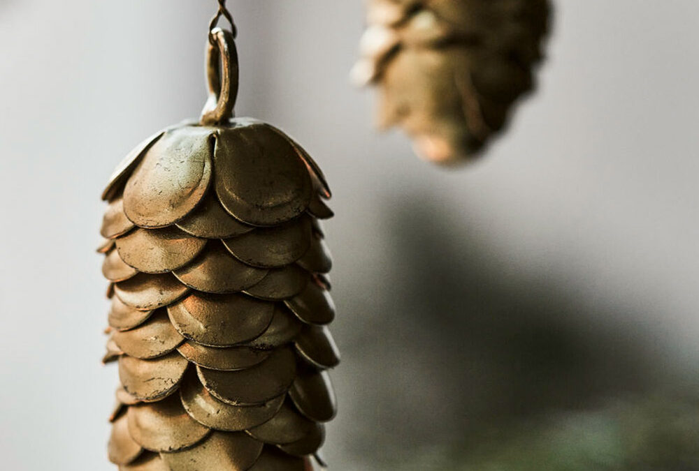 gold metal pine cones xmas tree decorations