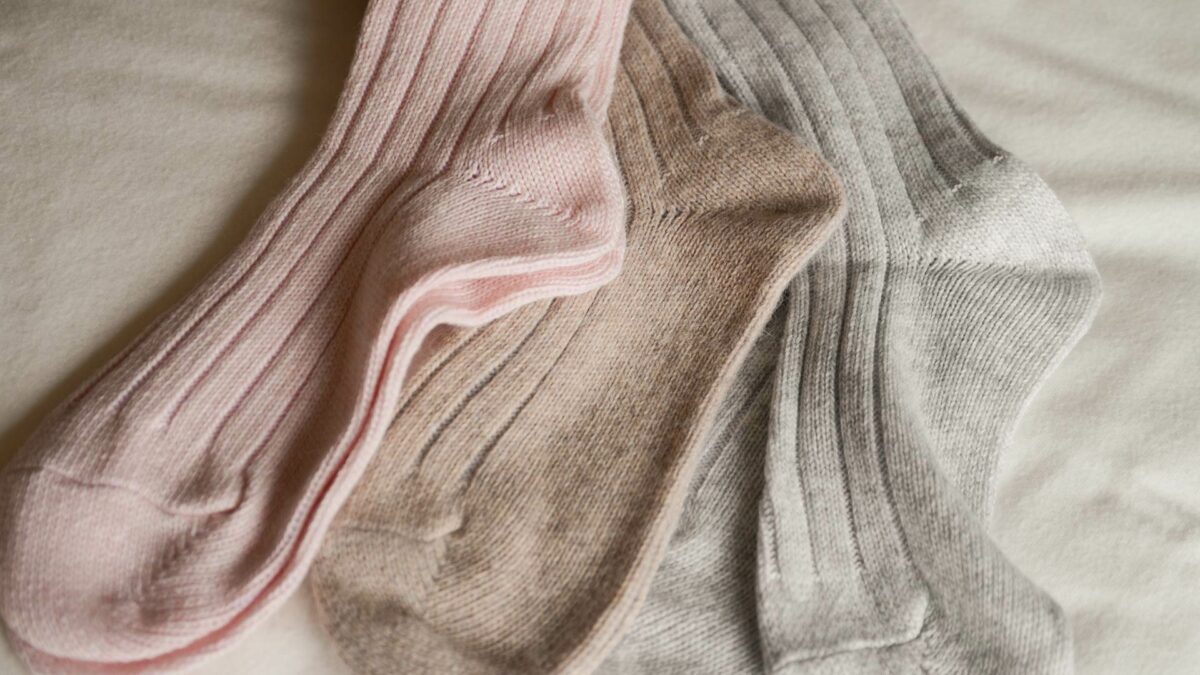 soft and cosy cashmere blend socks in 3 colours