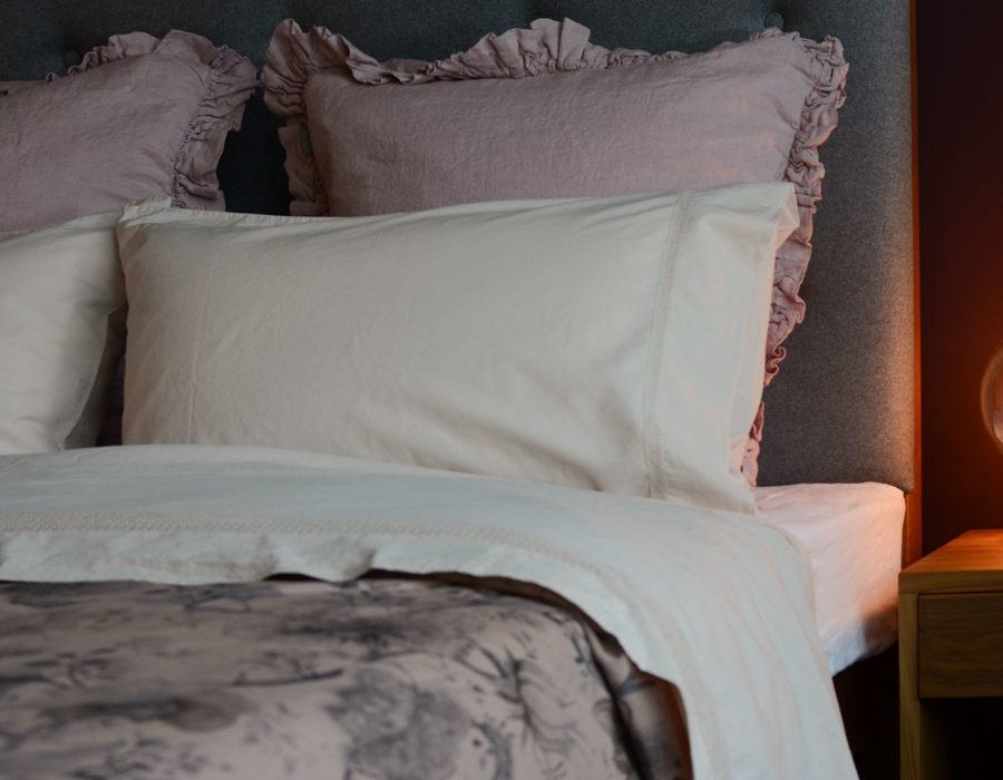 pink-ruffle-cushions