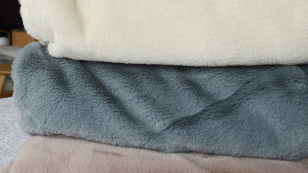 plush-faux-fur-throws-cream-ice-blue-and-dusty-pink