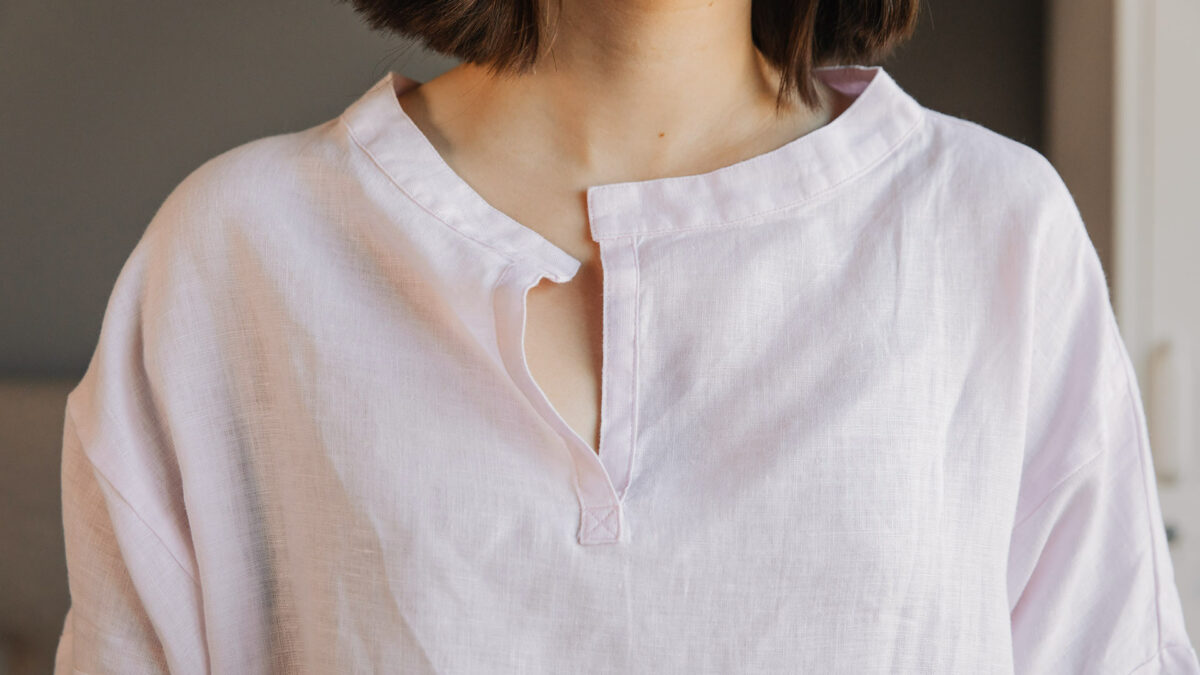 pure linen pyjamas in pink neck detail