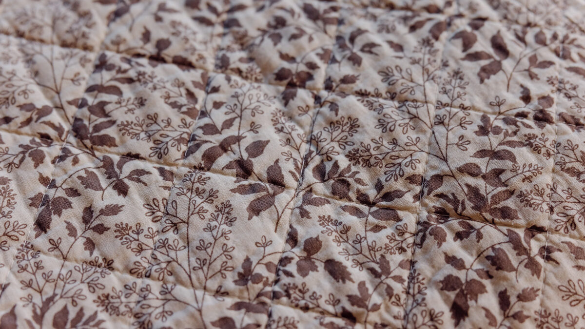 Retro Quilted Throws - Plum & Chocolate - Image 7