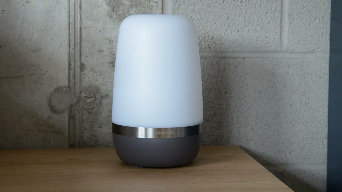 rechargeable outdoor lamp