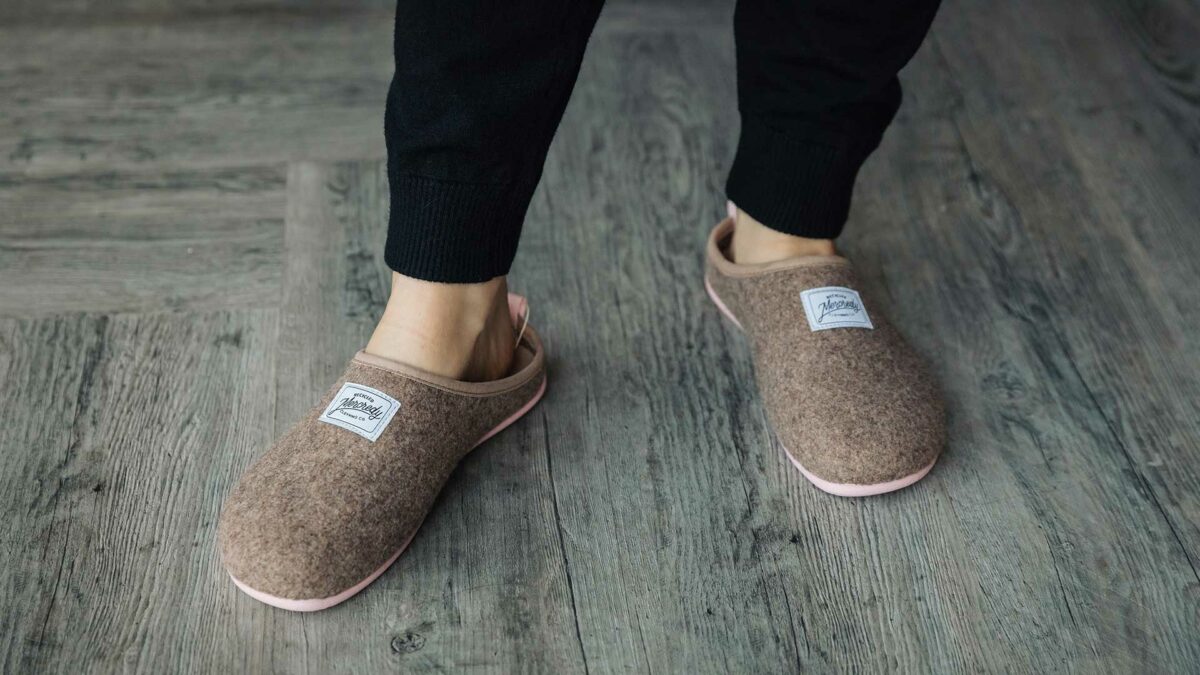 recycled taupe slipper with pale pink rubber sole