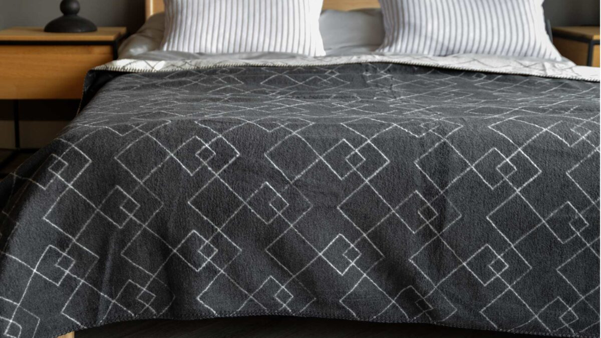 reversible cosy blankets boho squares 1400