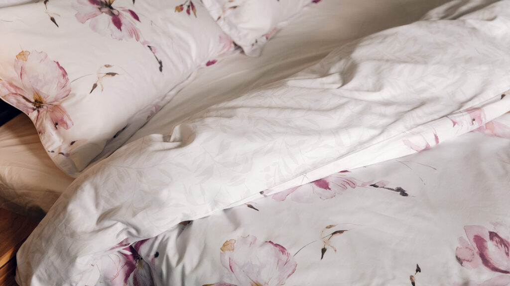 soft pink reversible duvet cover set with floral print