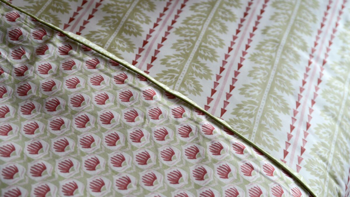 reversible duvet set pink green