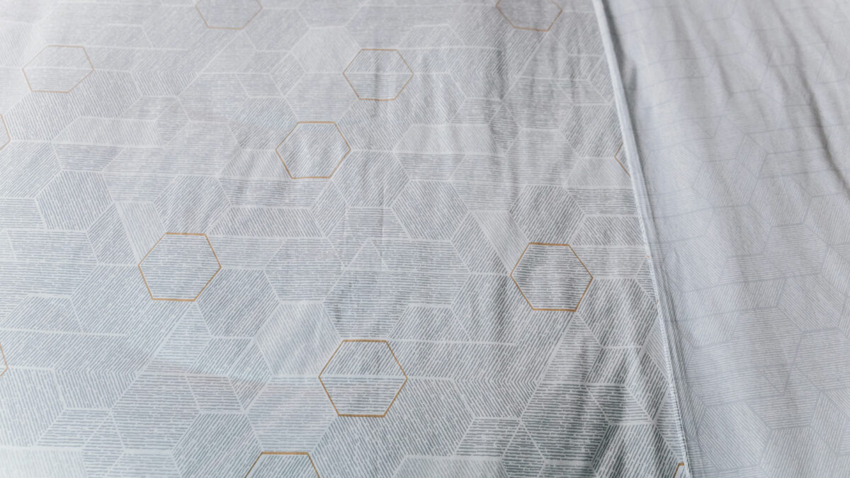 reversible honeycomb pattern duvet set