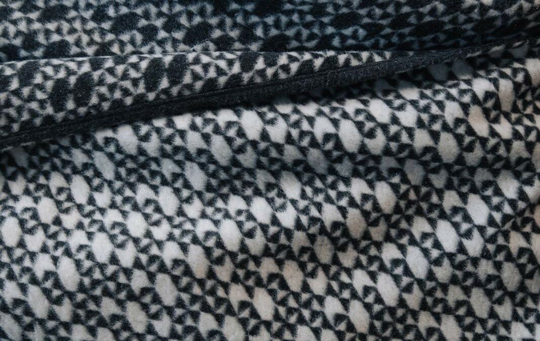 reversible monochrome blanket 1