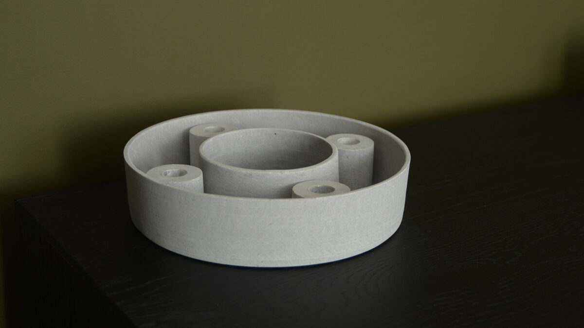 ring shaped candle holder