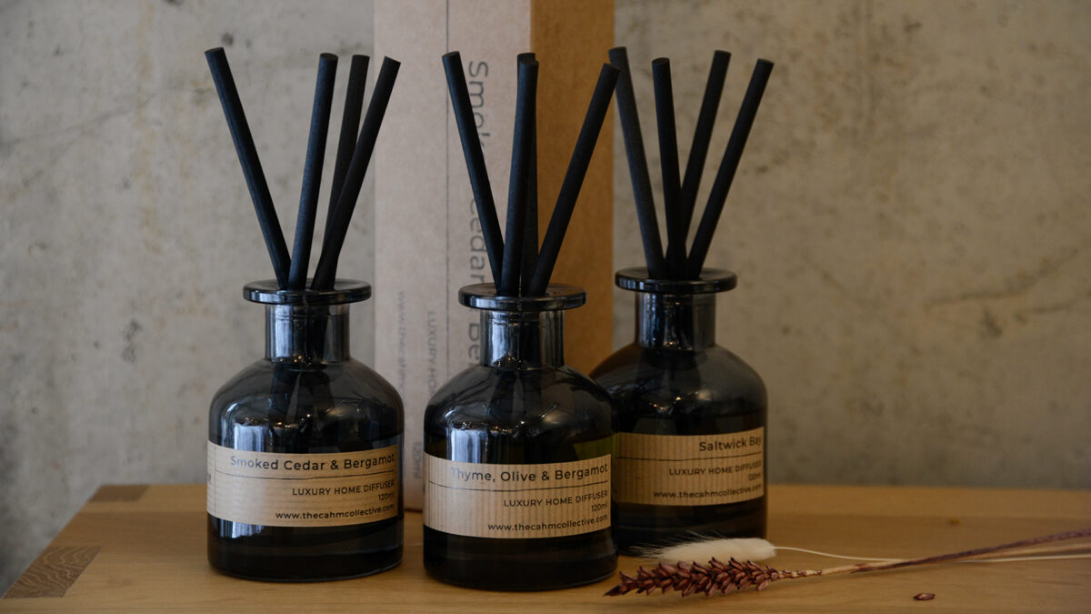 luxury dark and dusky glass room scent diffusers with chunky reeds