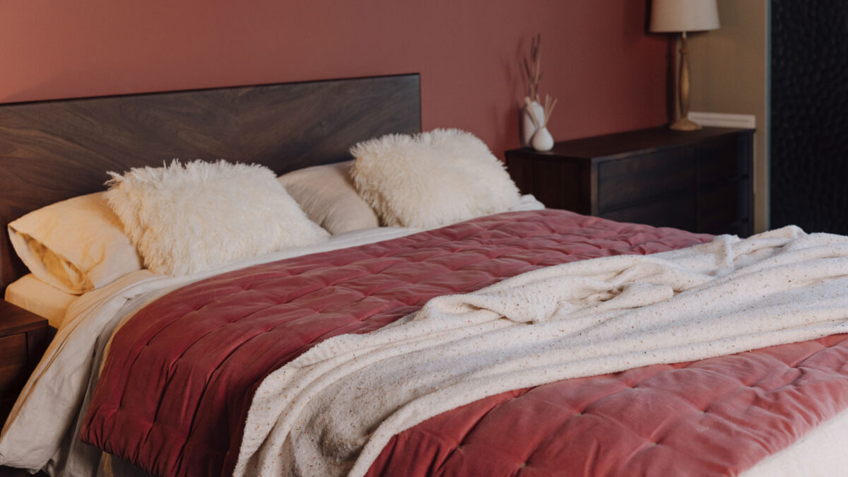 Velvet Reversible Quilt - Vintage Rose - Image 6