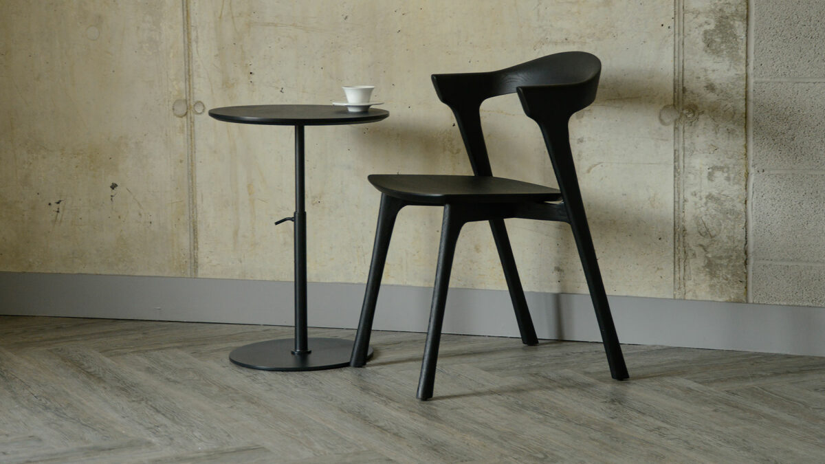 round top side table with adjustable base