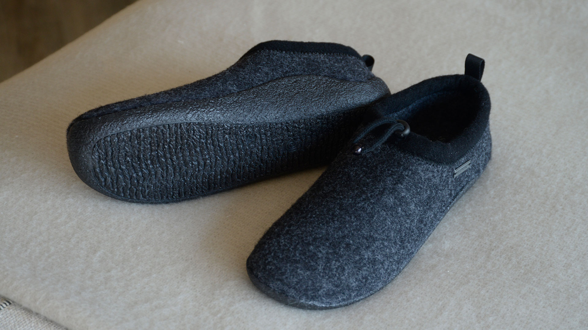 Cesar Drawstring Slippers - Natural Bed Company