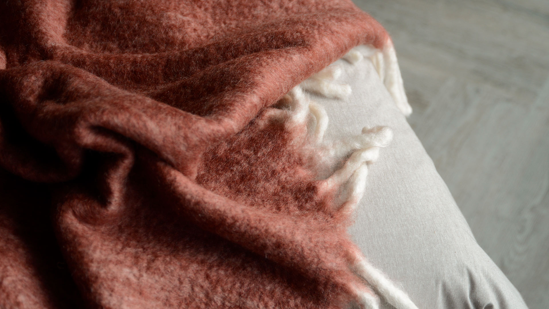 Chunky red throw online
